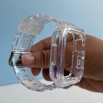 Da un giro moderno a tu estilo con la Correa de Pulso Transparente. Esta innovadora correa combina funcionalidad y elegancia en una sola pieza